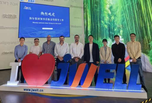 Group photo of Haier Mexico and JWELL management team